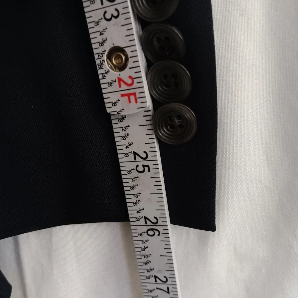 Cremieux Blazer Mens 46 Navy Blue  Made in Canada 2 Button Sport Coat